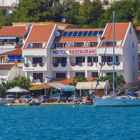 House Hotel Plava Laguna Tisno Eksteriør billede