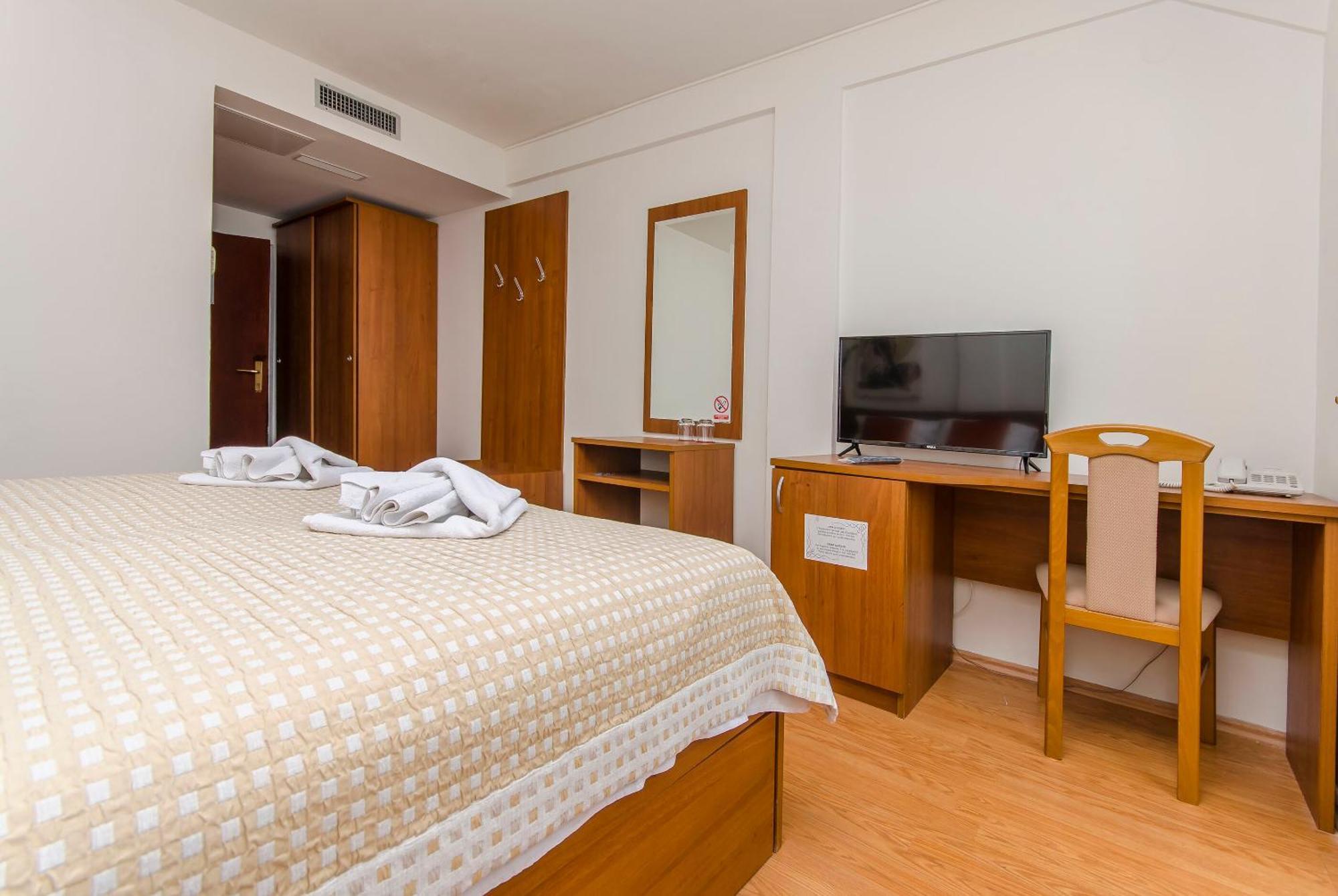 House Hotel Plava Laguna Tisno Eksteriør billede