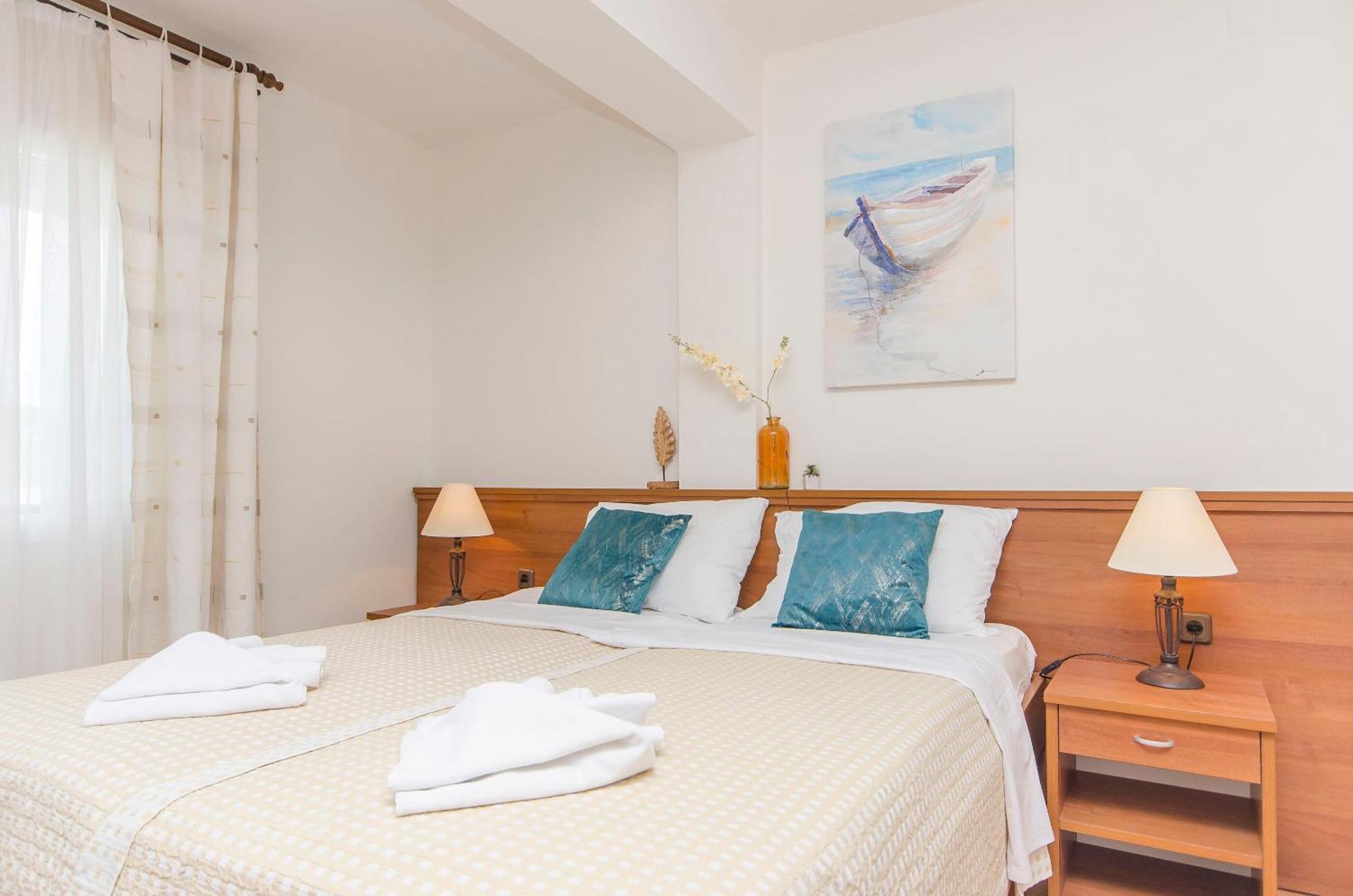 House Hotel Plava Laguna Tisno Eksteriør billede