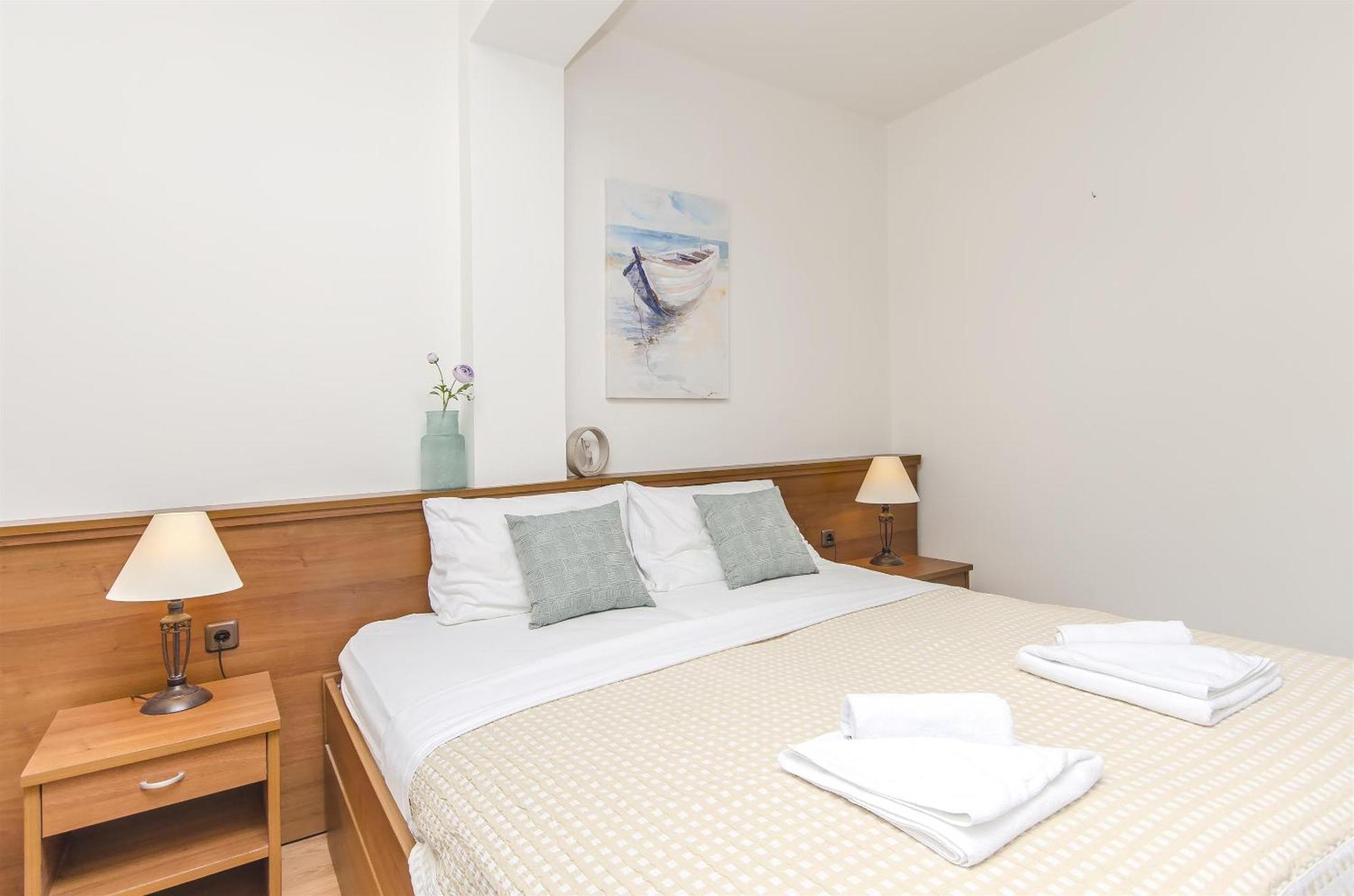 House Hotel Plava Laguna Tisno Eksteriør billede