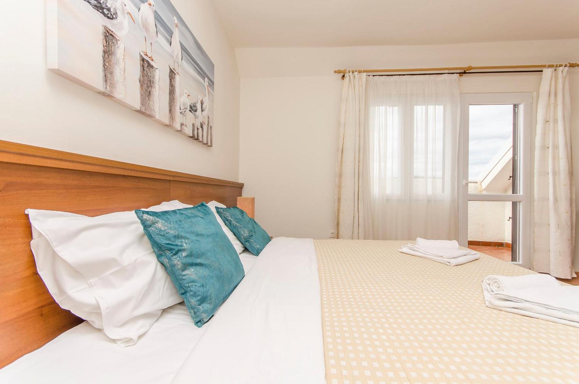 House Hotel Plava Laguna Tisno Eksteriør billede